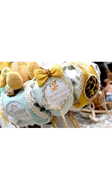 Lumanare de botez handmade cu jucarie de plus leut haios, Leul junglei 15